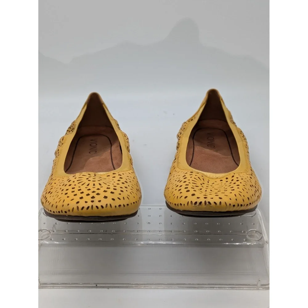 Vionic Robyn Women's 8M Yellow Leather Laser Cut Ballet Flats Slip On Comfort